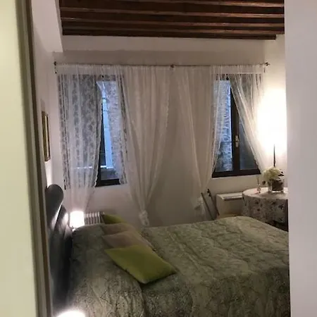 Guest house Carina House *